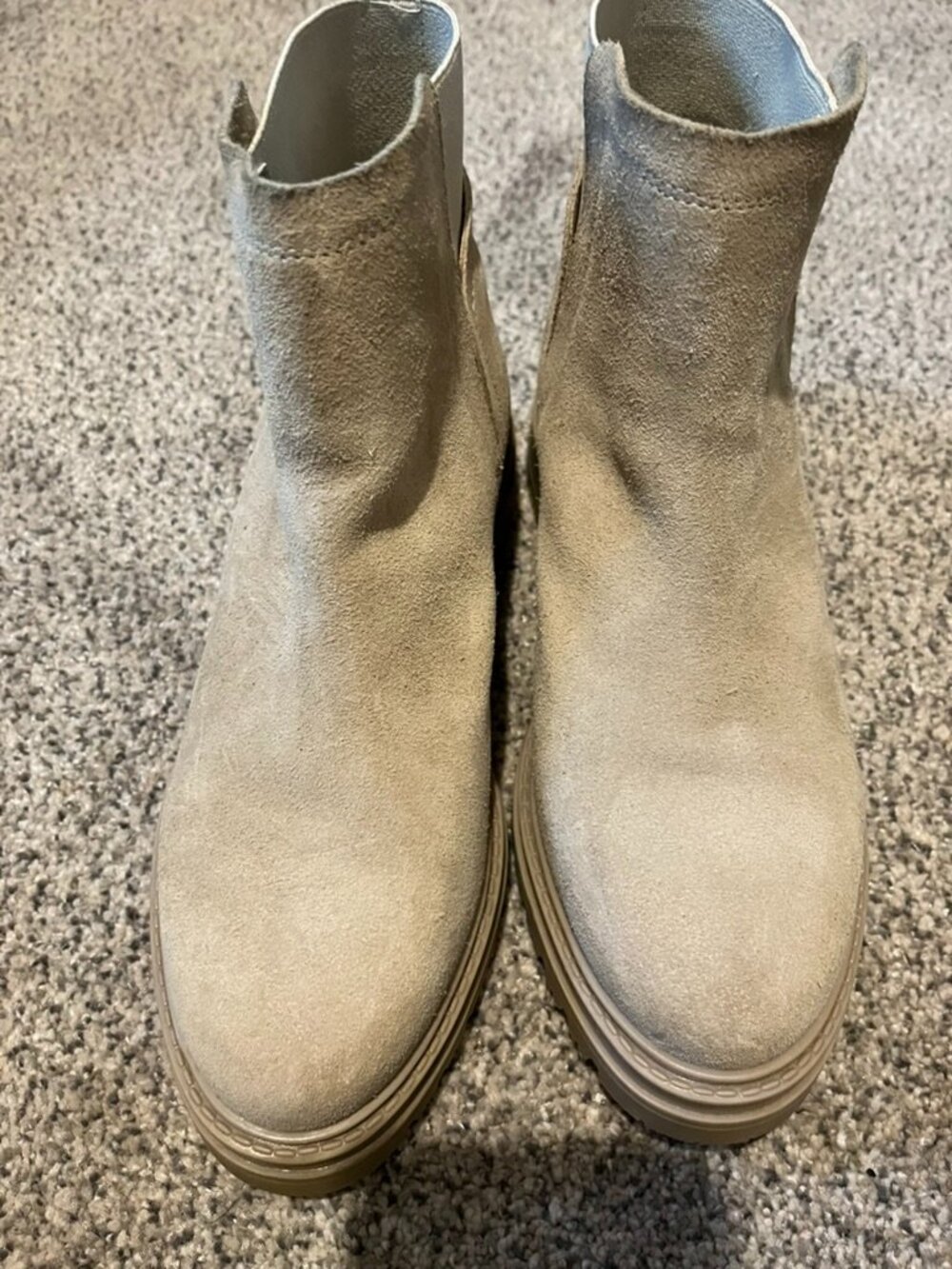 STEVE MADDEN MOIRA CHELSEA BEIGE SUEDE SZ 8M